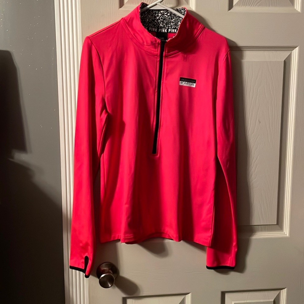 VS PINK ultimate pullover with key hole for thumbs hot pink color like new